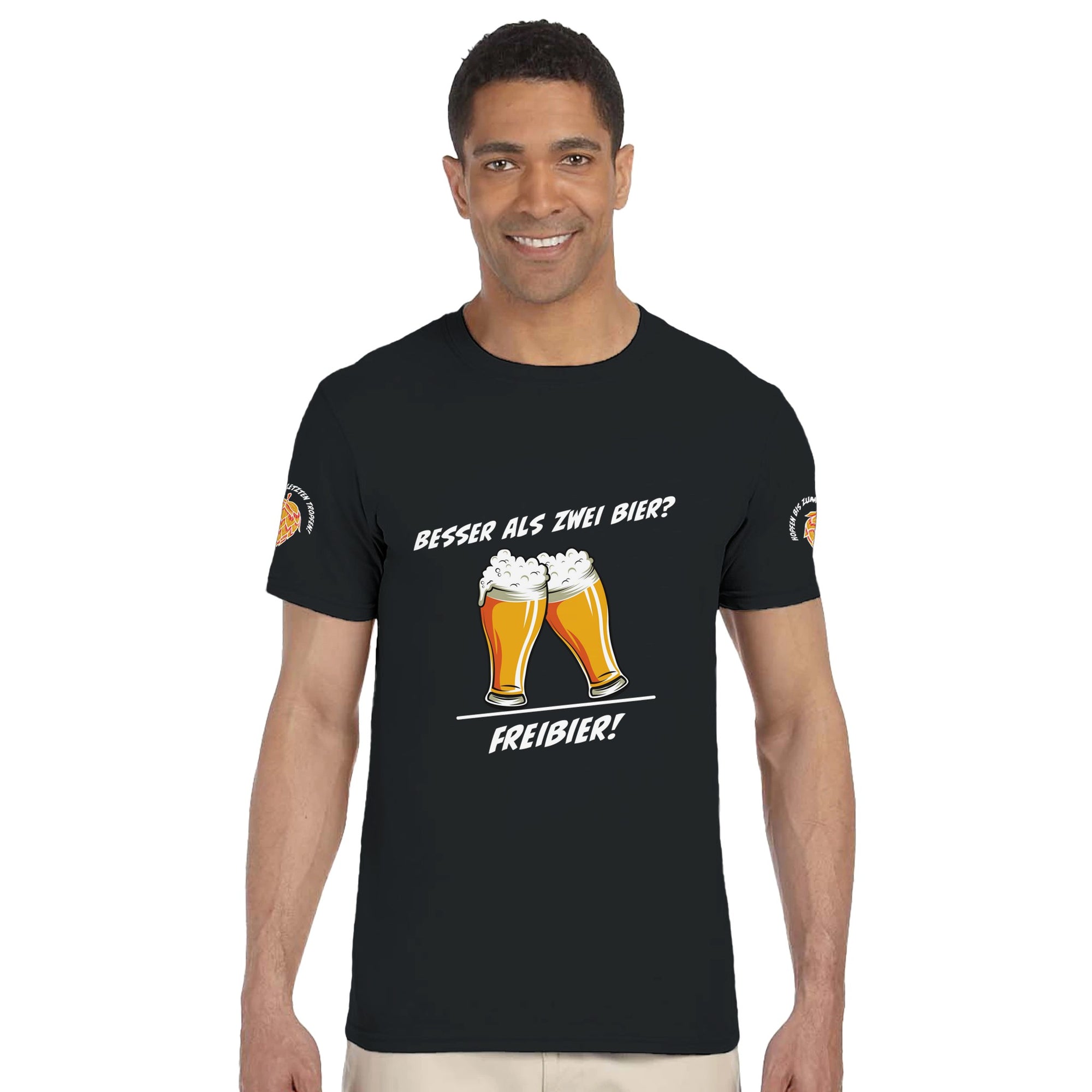 Dieses coole Freibier-Shirt bringt die Party direkt zu dir! Mit einem Hopfen-Motiv auf dem Ärmel und dem "Randvoll Shop"-Logo im Innenkragen ist es der perfekte Begleiter für deinen Ballermann-Urlaub, um das Bier zu genießen und die Nacht durchzurocken.